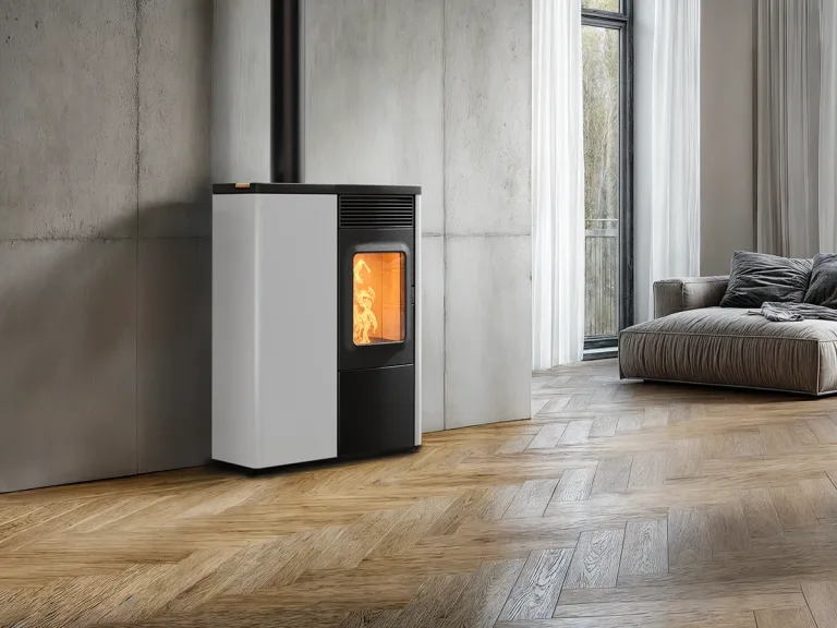 Poêle à granulés moderne, flamme visible